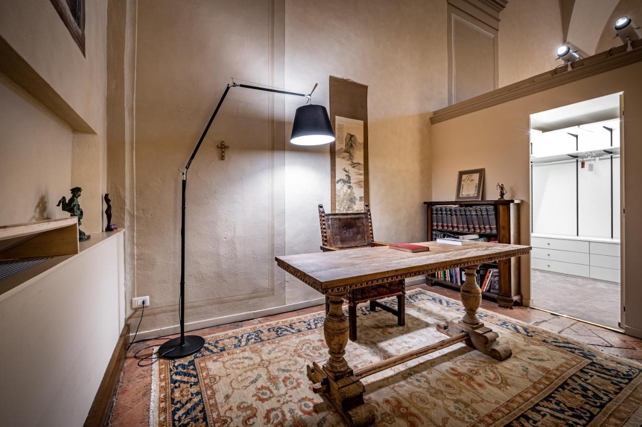 Yid Cantoria Florence Buitenkant foto